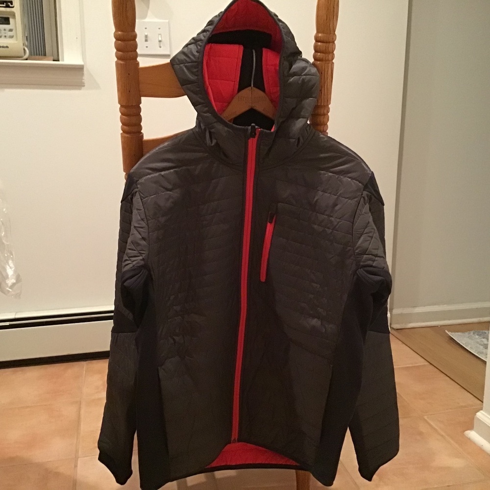 New men’s Primaloft jacket. Medium tall